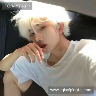 骆铖柳